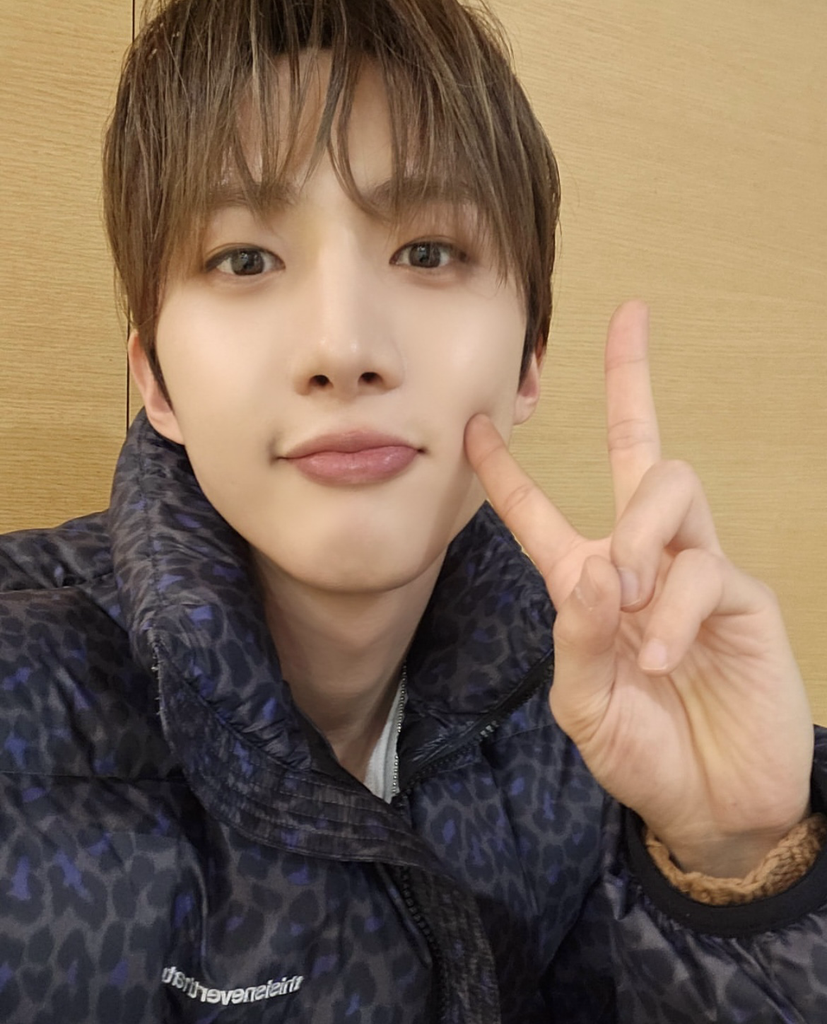 Behind-the-scenes cut of Hui (PENTAGON)
