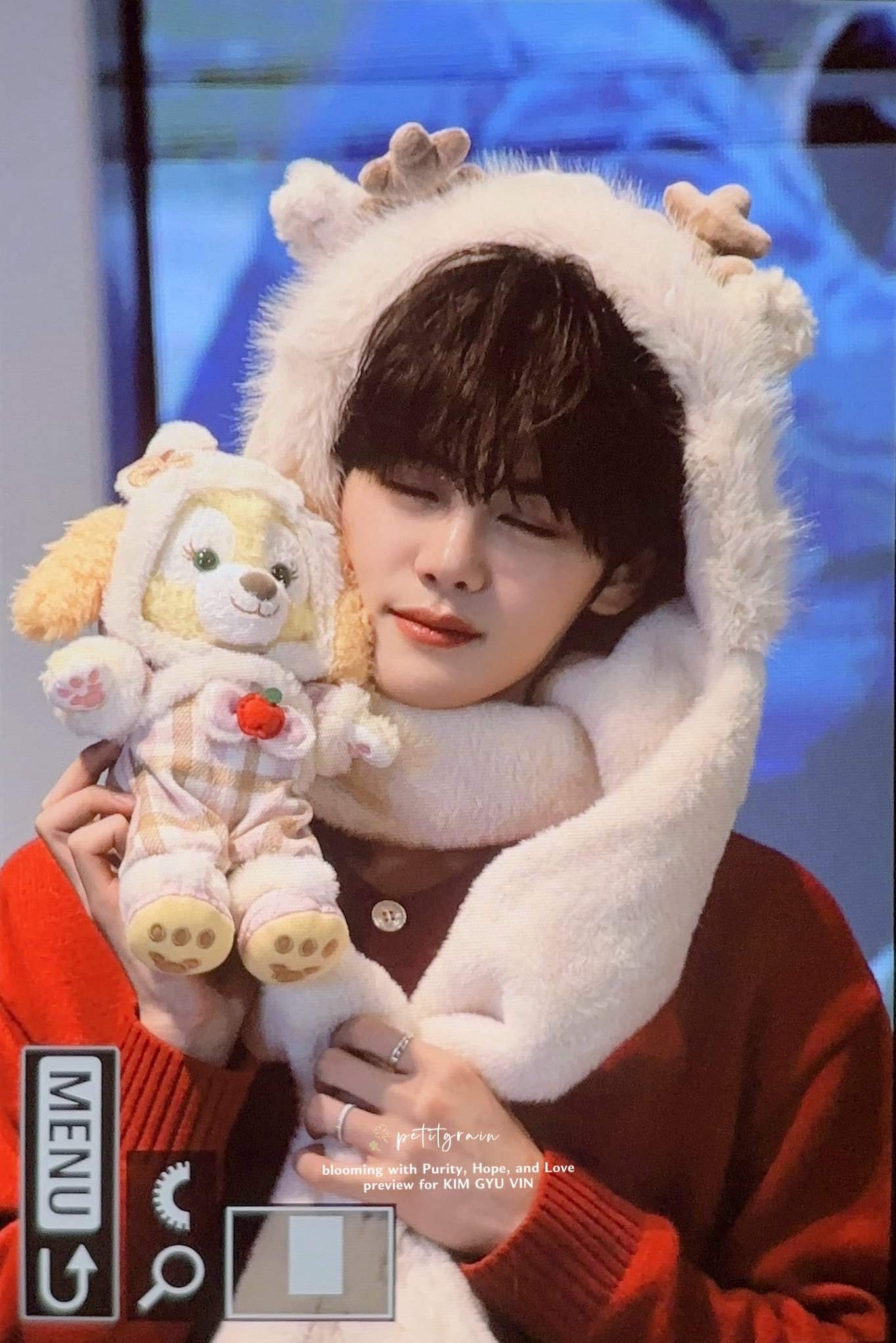 Recent activity shot of Kim Gyuvin (ZEROBASEONE)