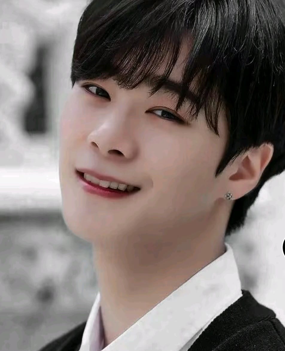 A moment captured by Moonbin (ASTRO)'s fan