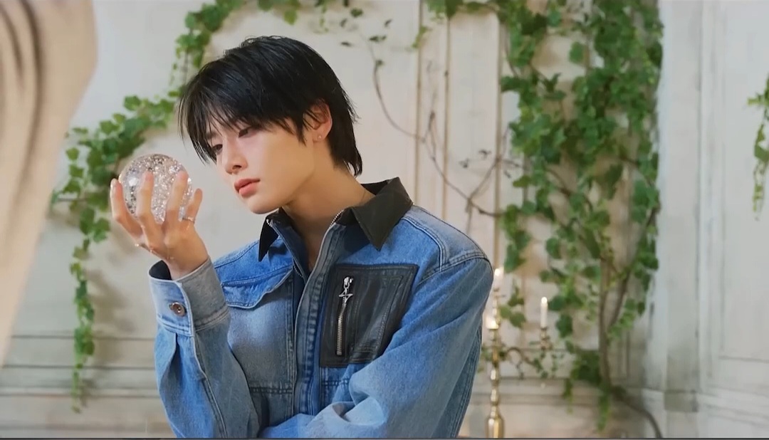 I.N (Stray Kids)の舞台裏ショット