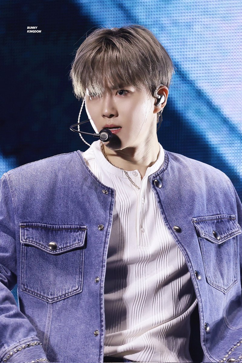 Suho (EXO)的幕后花絮