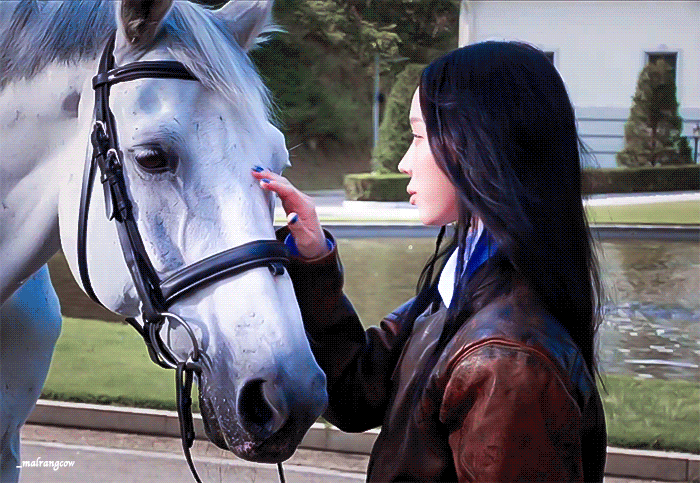 Winter (aespa)的最新照片