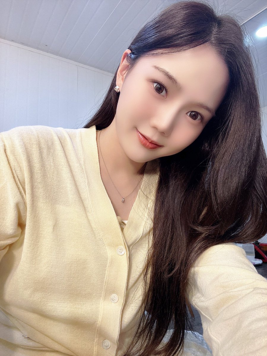 Behind-the-scenes cut of OH MY GIRL