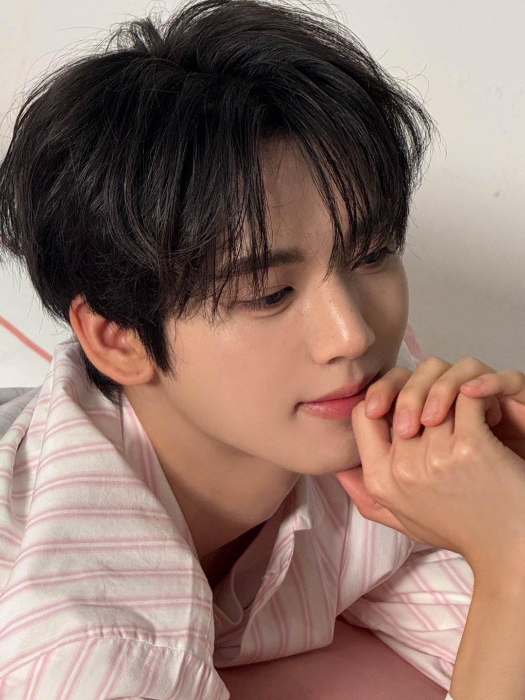 Recent activity shot of Han Yujin (ZEROBASEONE)