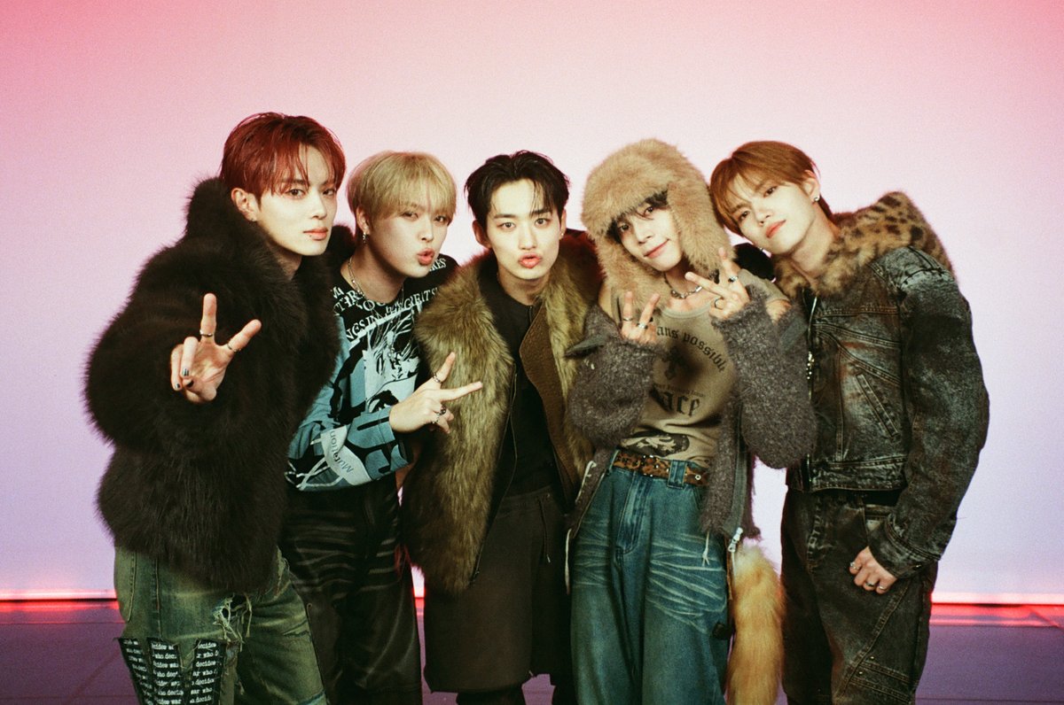 Behind-the-scenes cut of VERIVERY