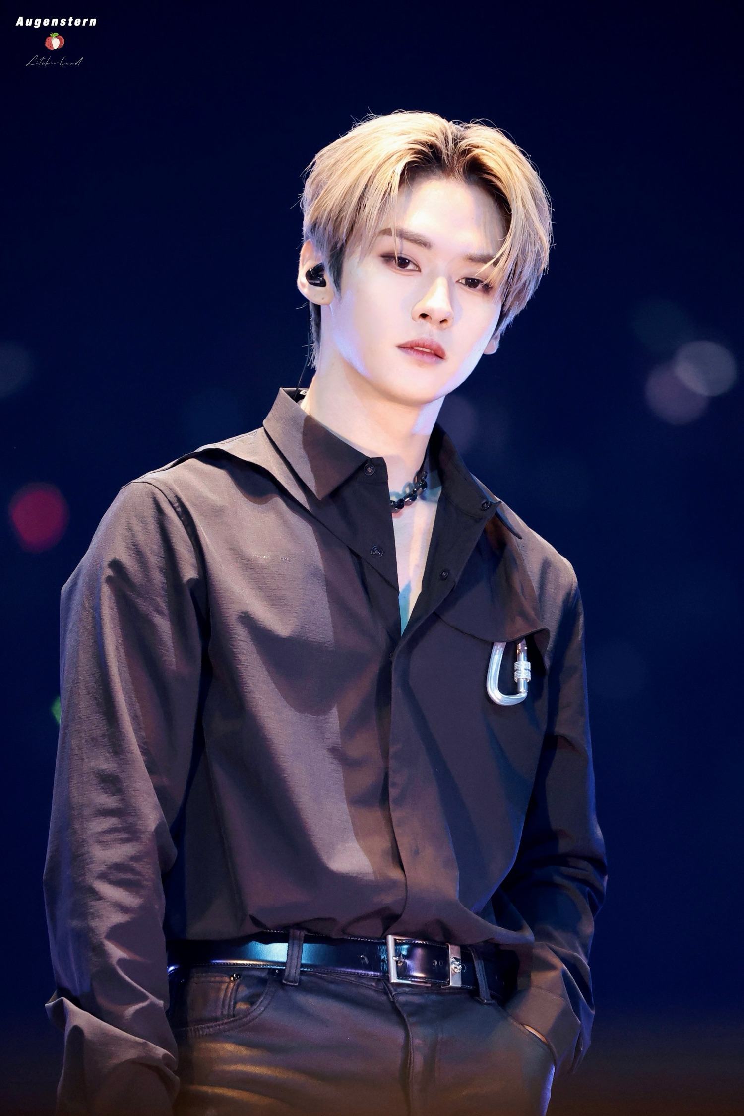 A moment captured by Lee Know (Stray Kids)'s fan