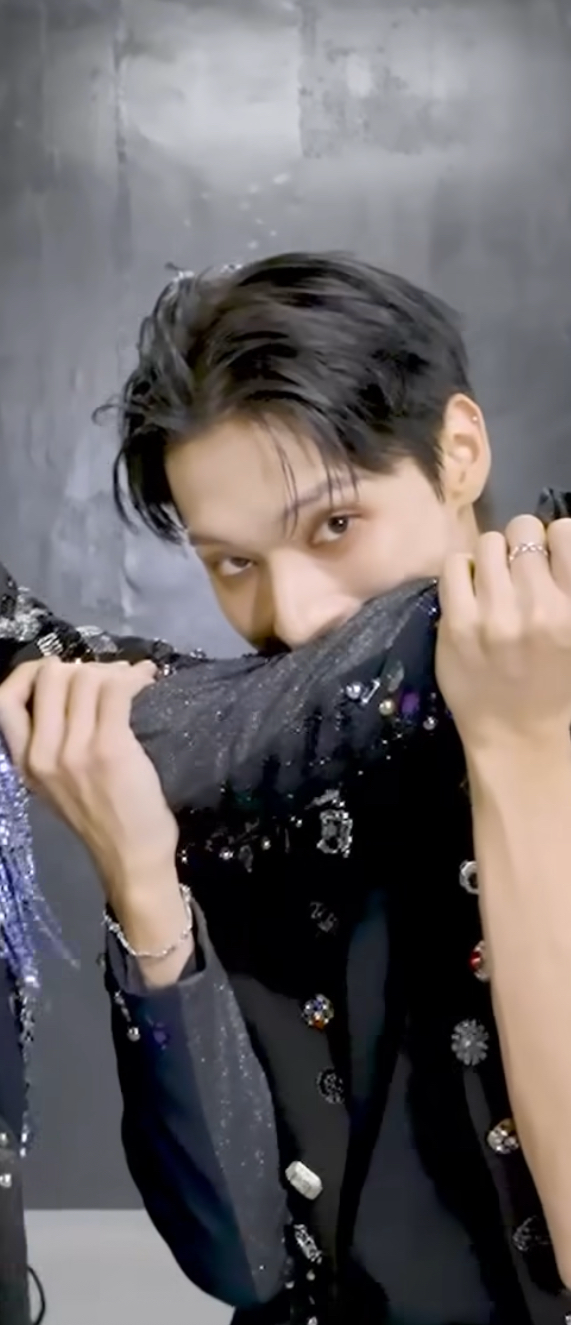 Today's most popular wallpaper in the Wooyoung (ATEEZ) community