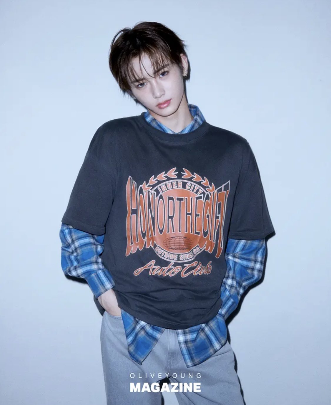 Behind-the-scenes cut of Zhou Anxin