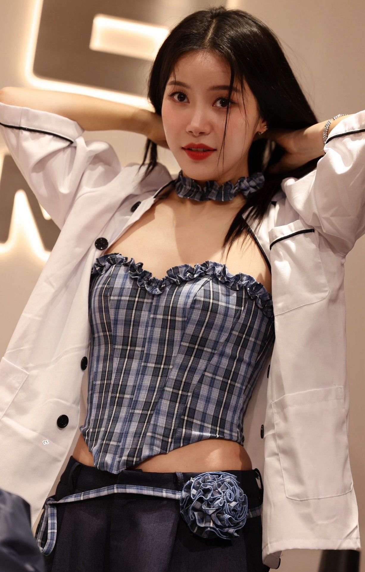 Latest photo of Solar (MAMAMOO)