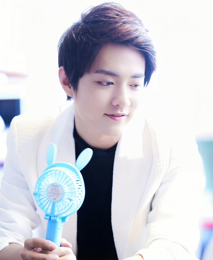 Behind-the-scenes cut of Xiao Zhan