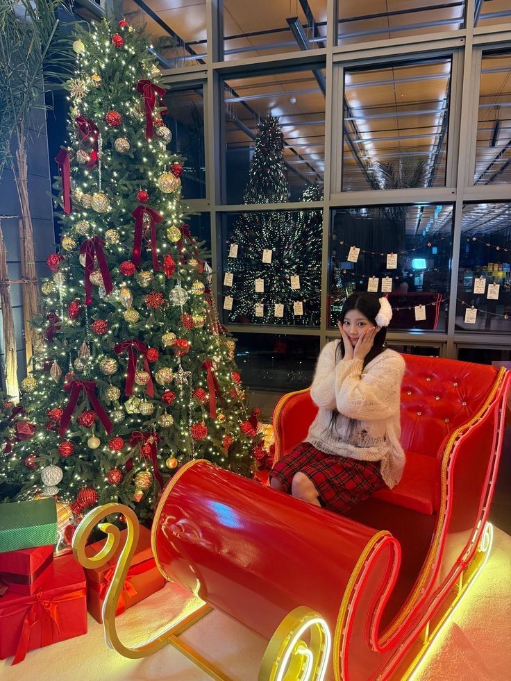 Recent activity shot of Wonhee (ILLIT)