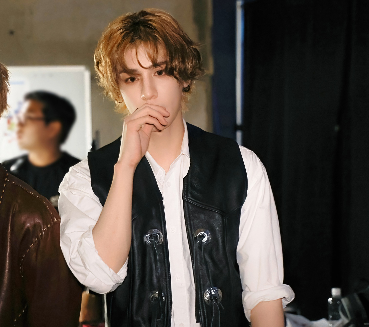 イハン (BOYNEXTDOOR)の舞台裏ショット