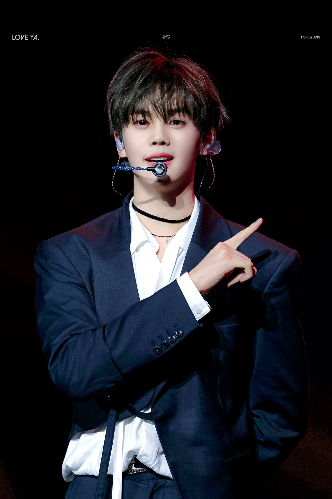 A moment captured by Kim Gyuvin (ZEROBASEONE)'s fan