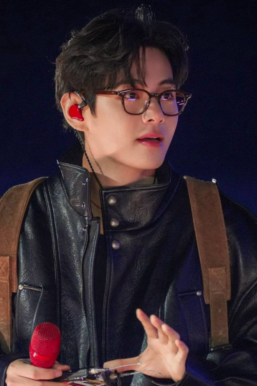 뷔 (방탄소년단)의 비하인드 컷