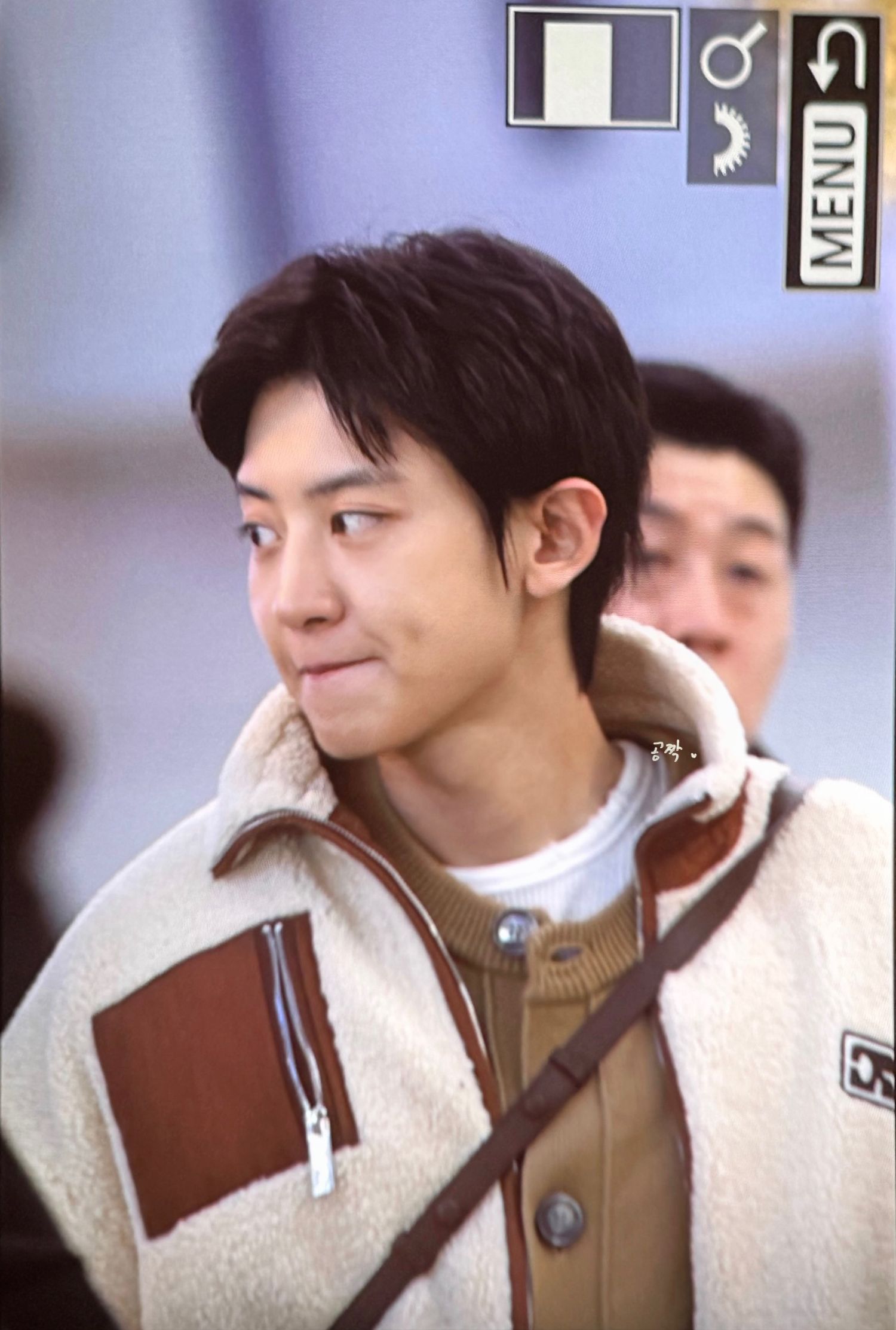 燦烈 (EXO)的最新照片