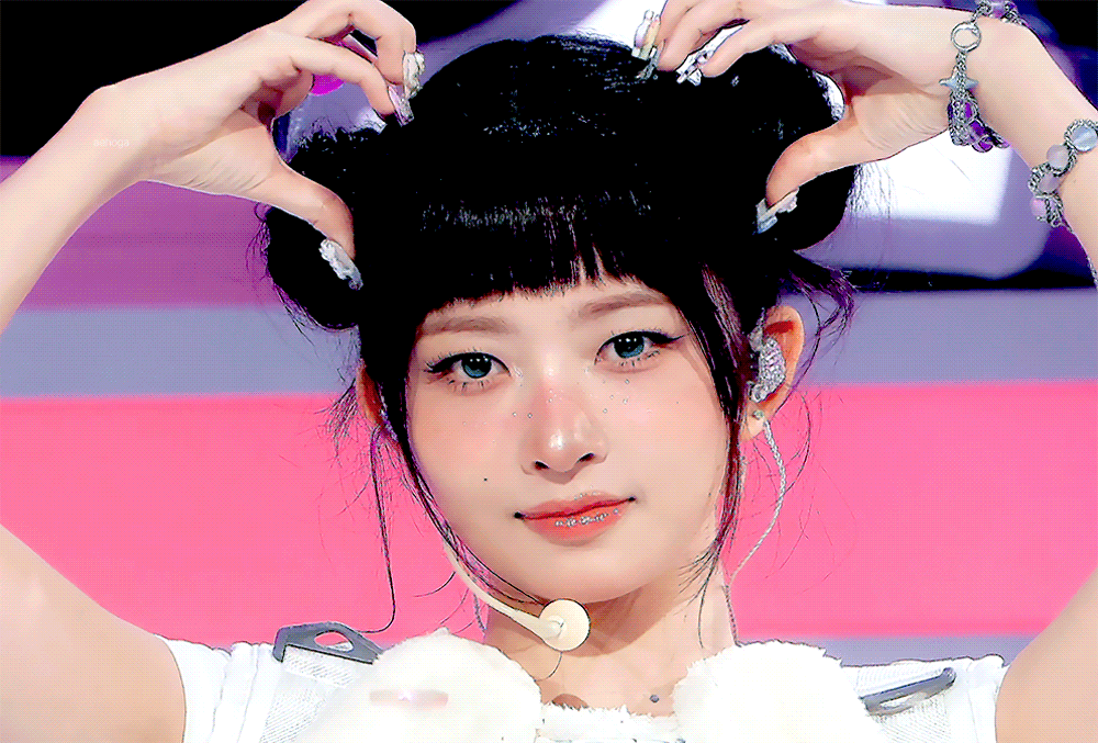 Latest photo of Rei (IVE)