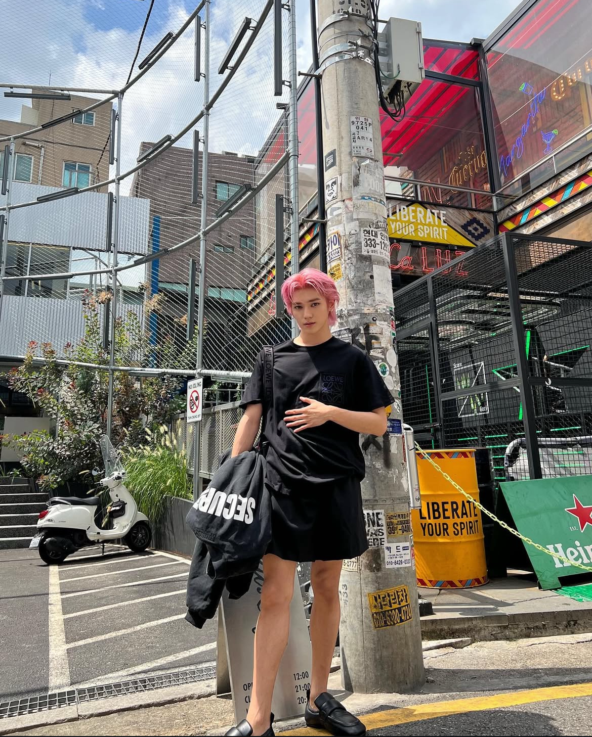A moment captured by Taeyong (NCT 127)'s fan
