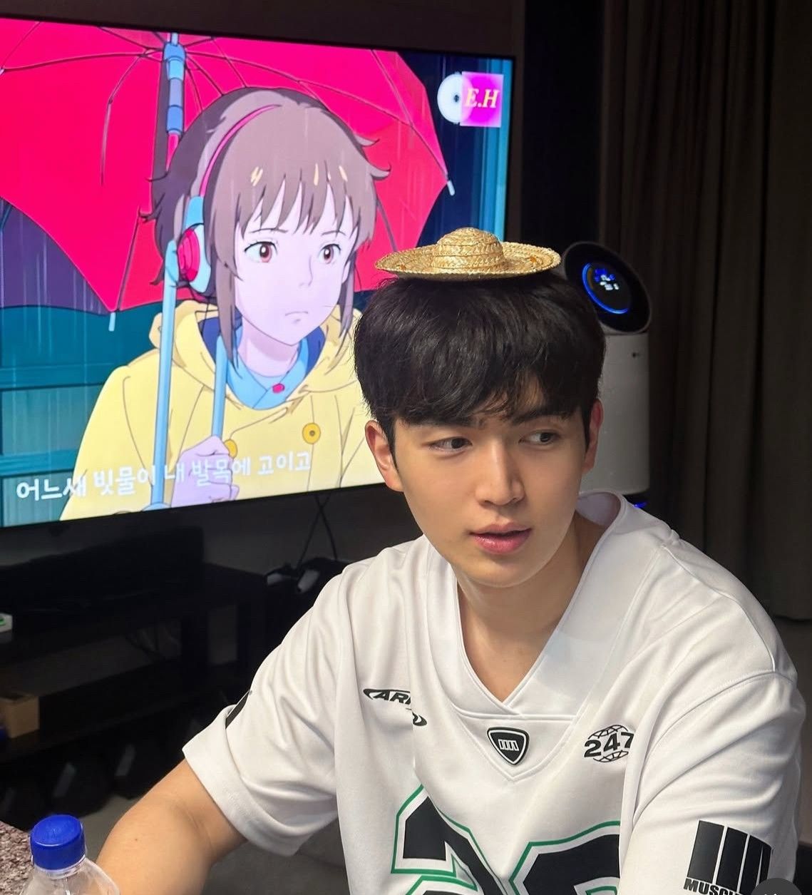 Recent activity shot of Gyujin (UP10TION)