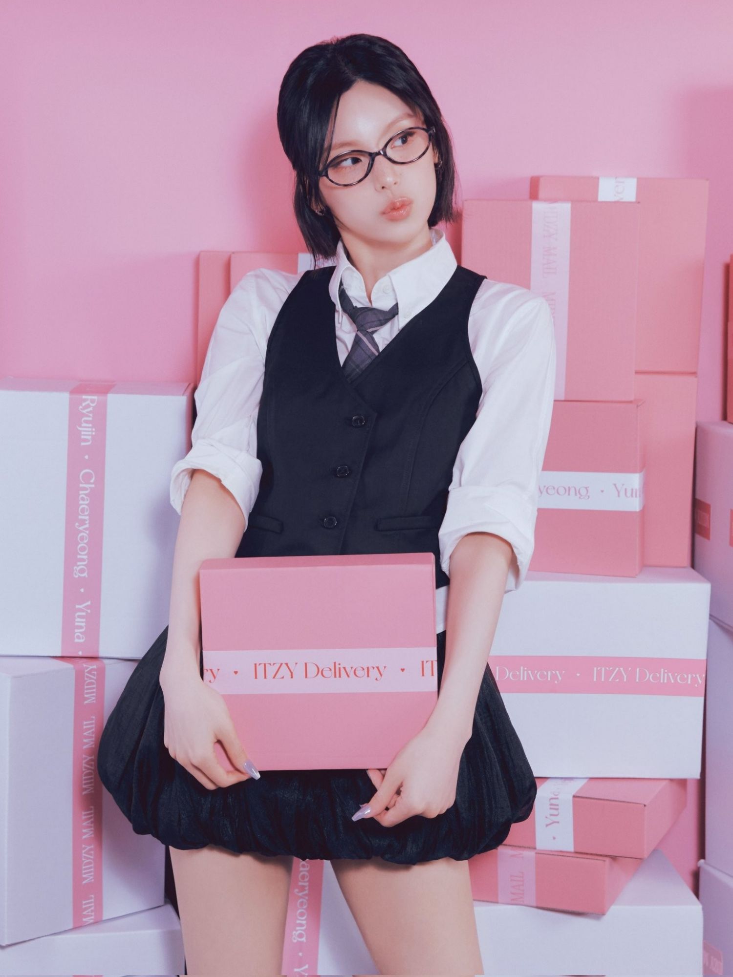 Behind-the-scenes cut of Yeji (ITZY)
