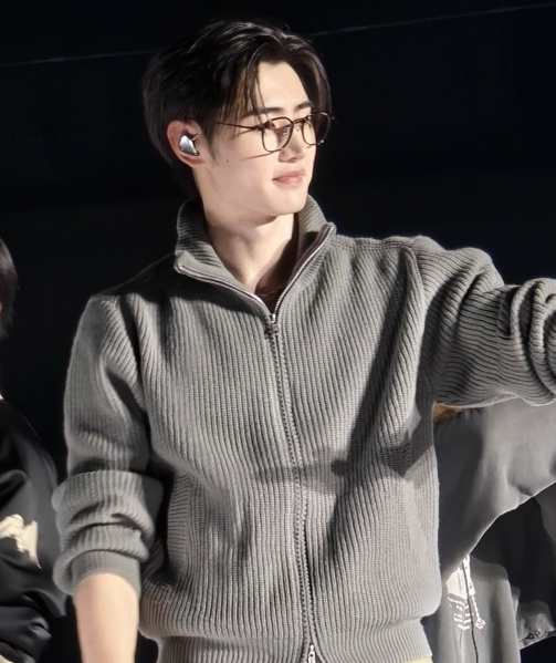 Latest photo of Sunghoon (ENHYPEN)