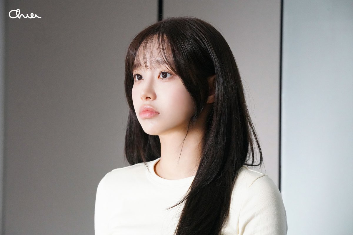 Behind-the-scenes cut of Chuu