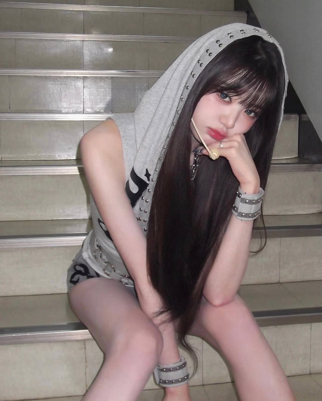 Recent activity shot of Jang Wonyoung (IVE)