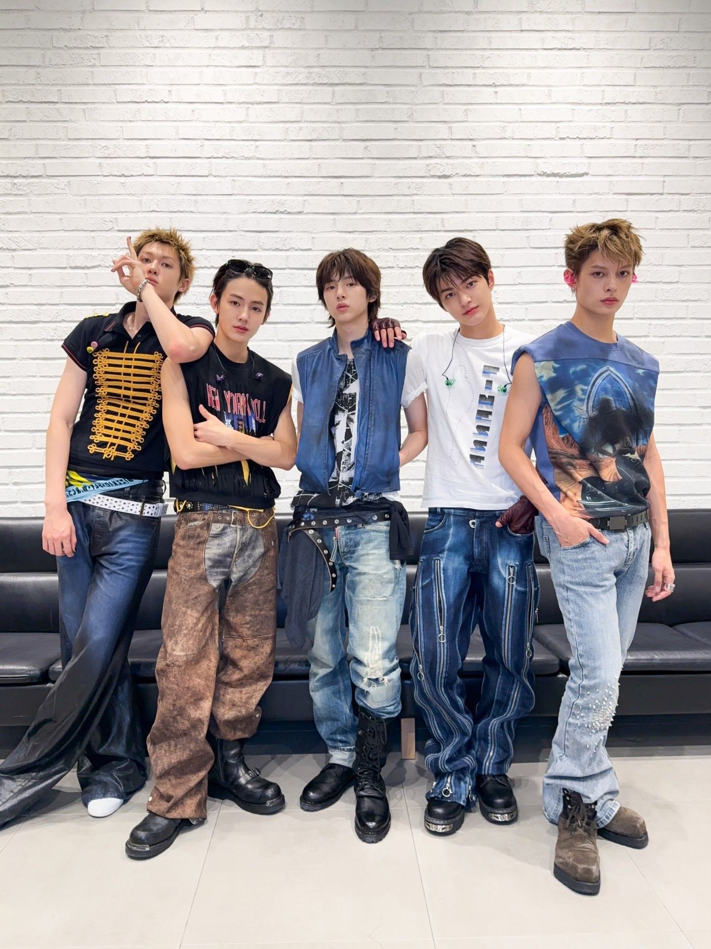 Behind-the-scenes cut of CORTIS