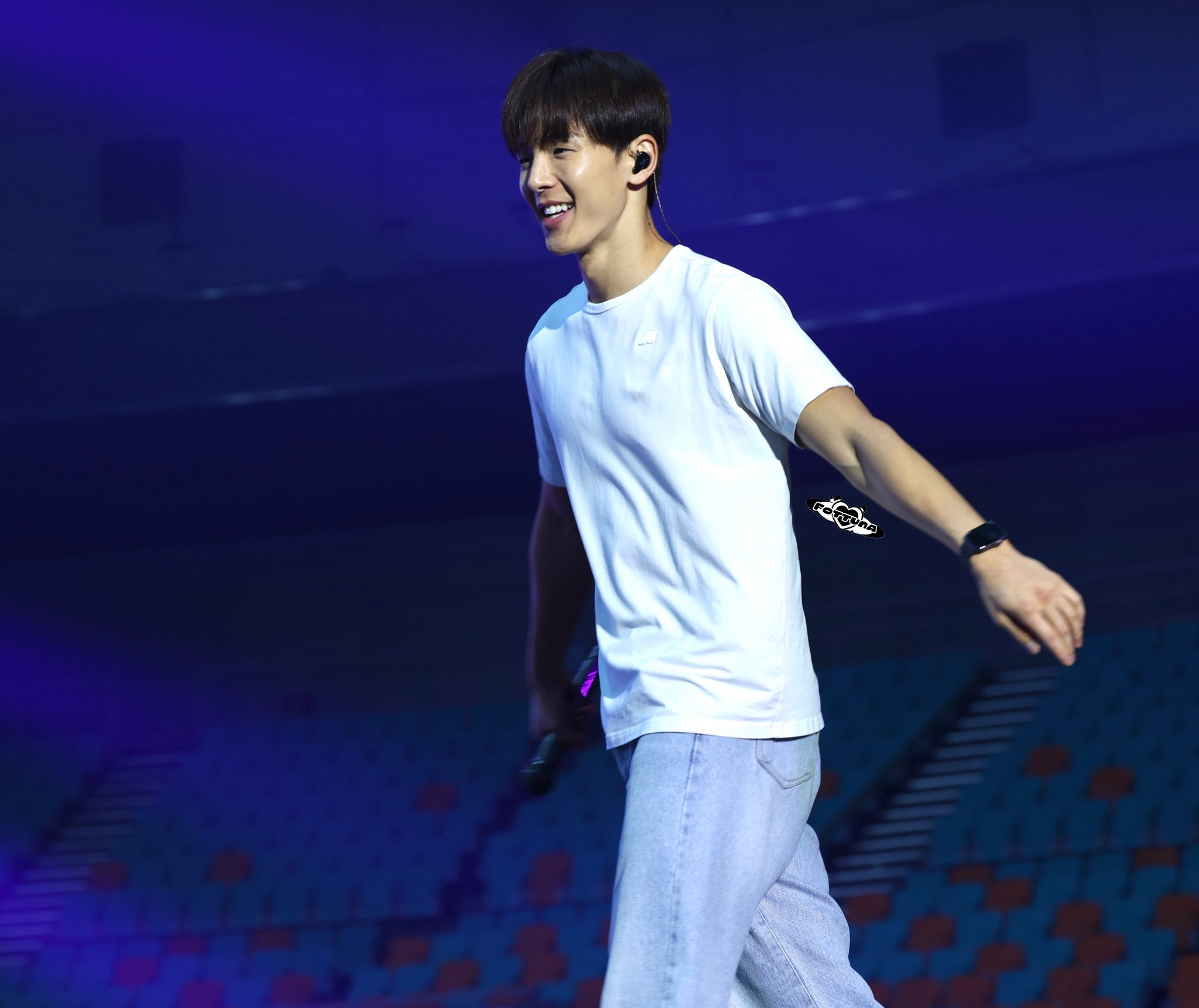 Behind-the-scenes cut of Shownu (MONSTA X)