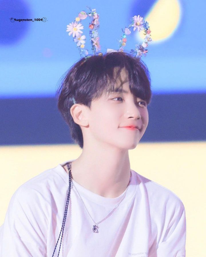 Latest photo of Jeonghan (SEVENTEEN)