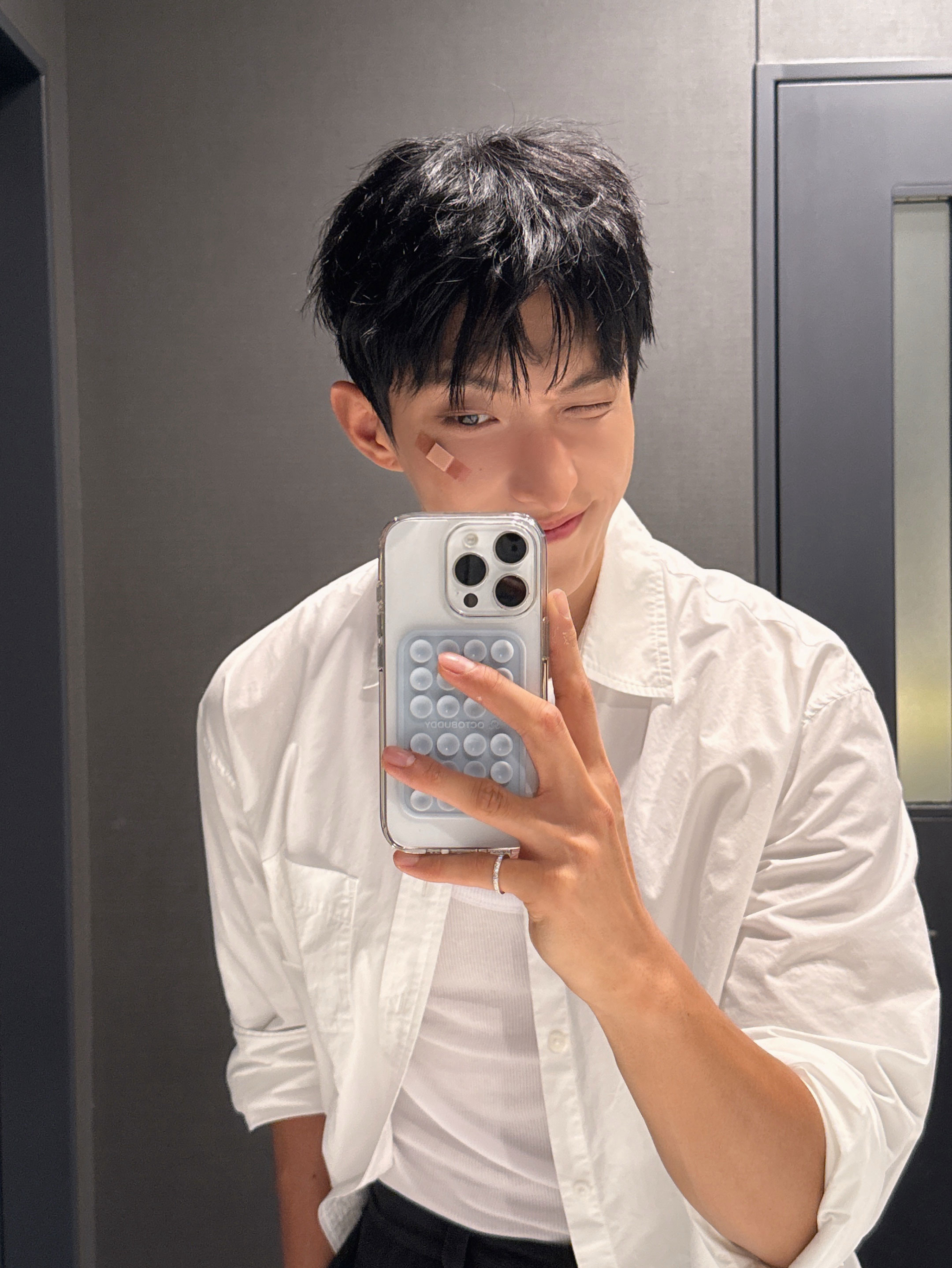 Behind-the-scenes cut of DK (SEVENTEEN)
