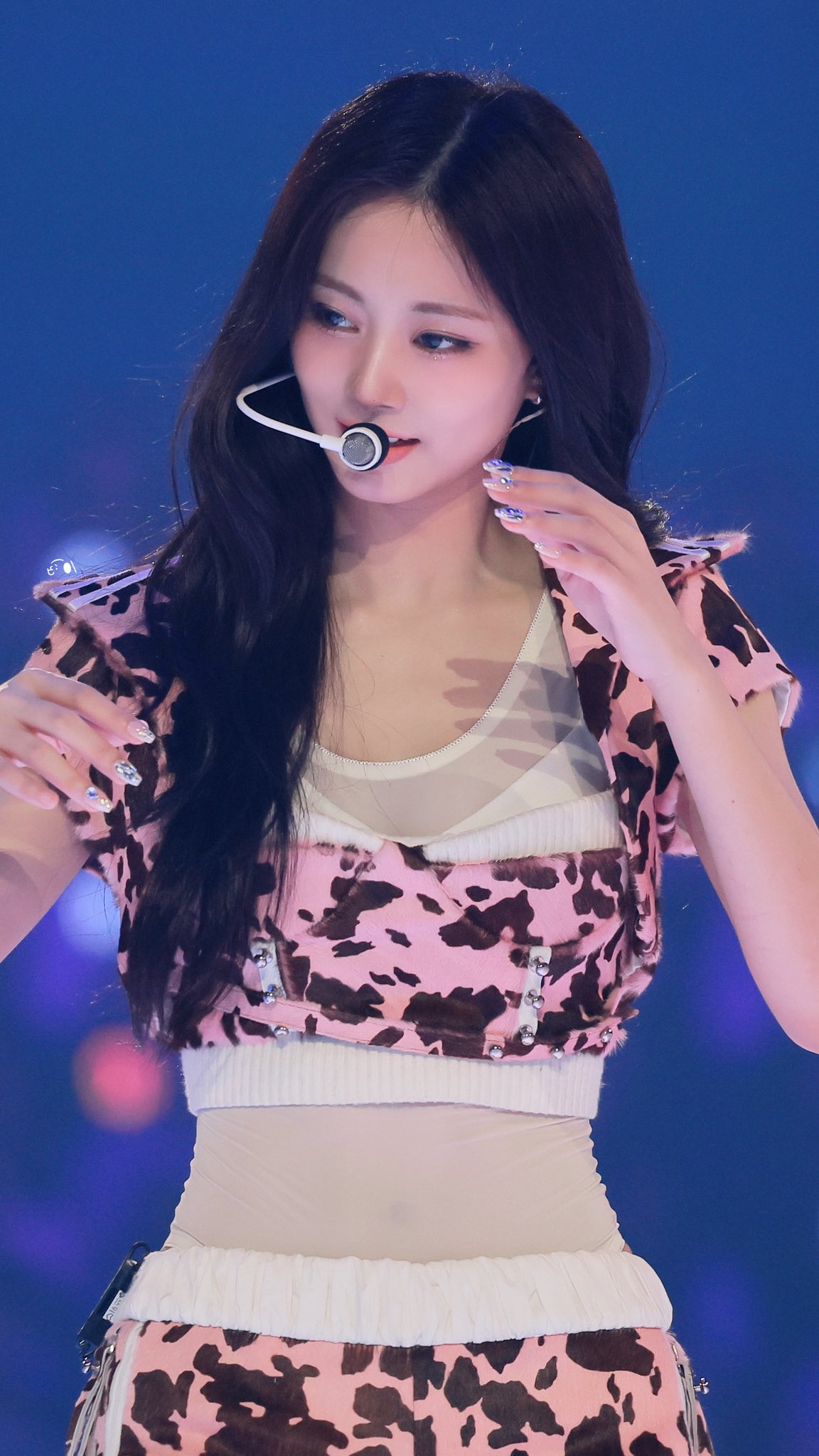 Fan-made special wallpaper for Tzuyu (TWICE)