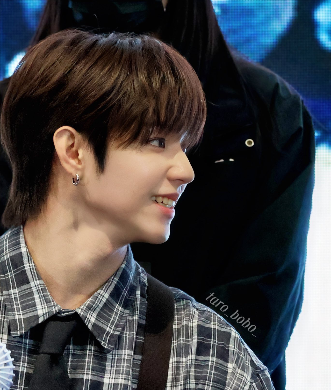 Behind-the-scenes cut of JL (AHOF)