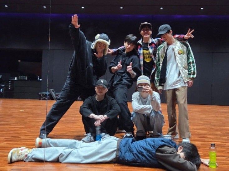 Behind-the-scenes cut of BTS