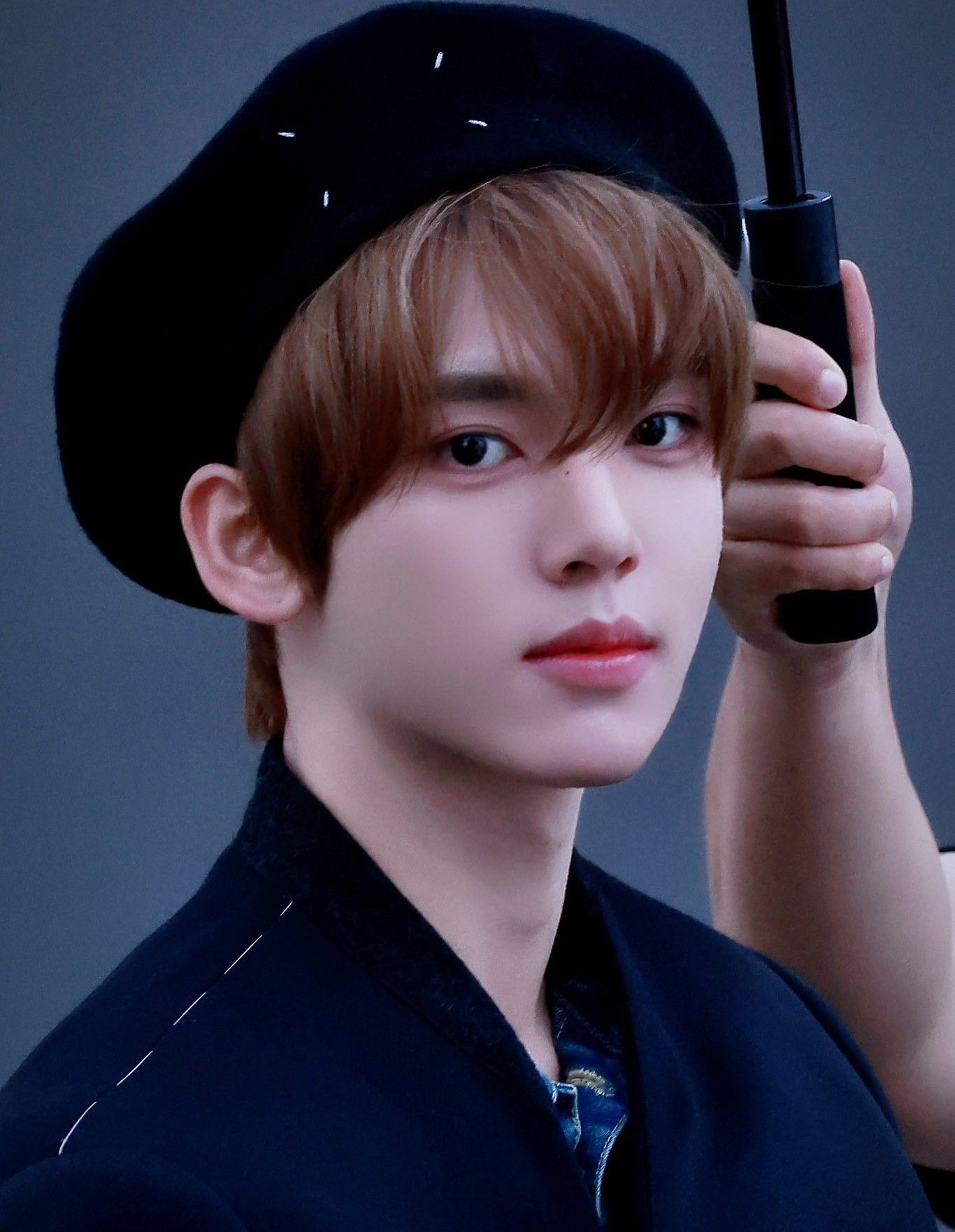Behind-the-scenes cut of Han Yujin (ZEROBASEONE)