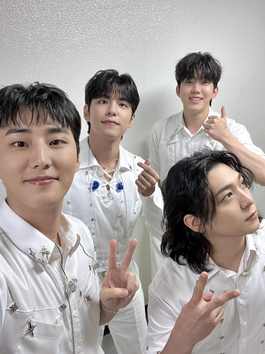 A moment captured by DAY6's fan