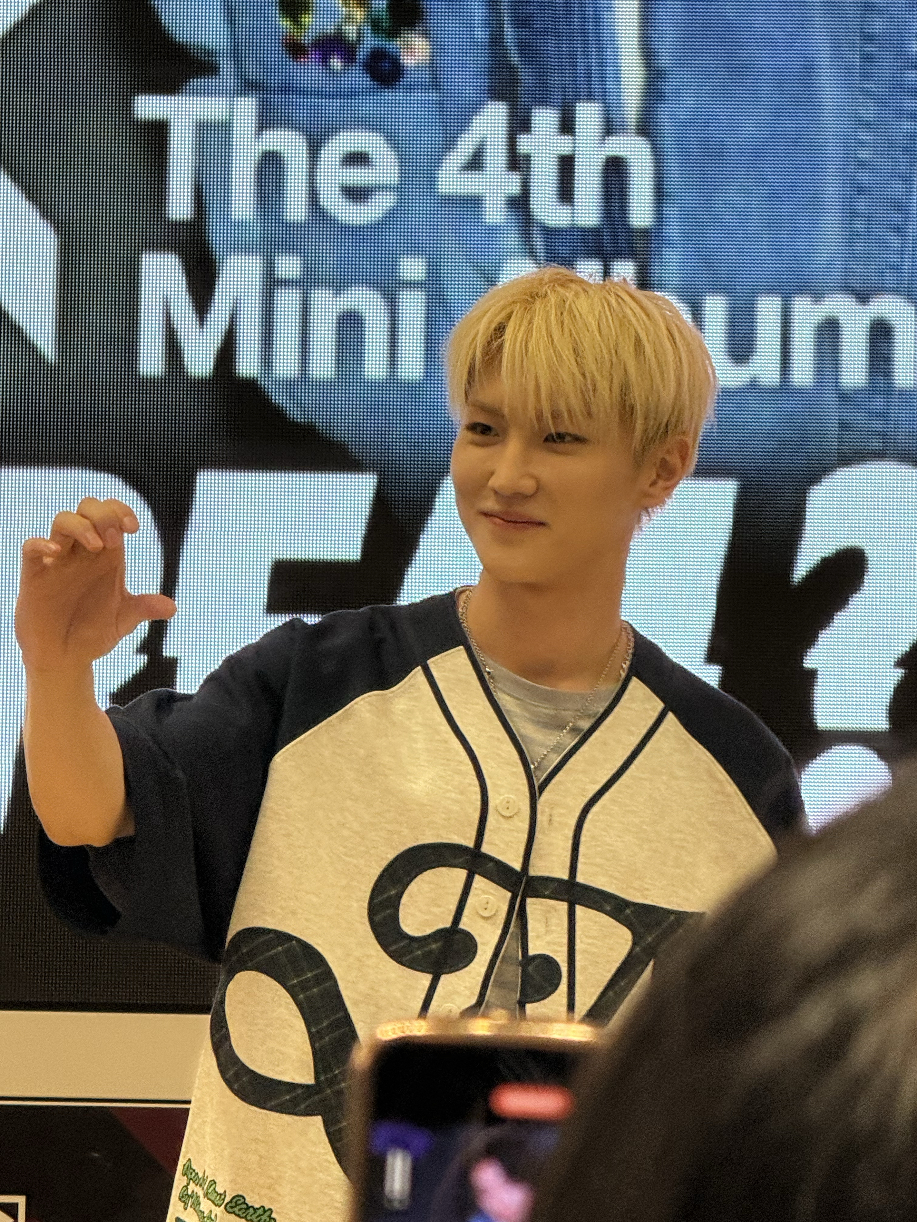 今日一番ホットなK-POPコミュニティフィード