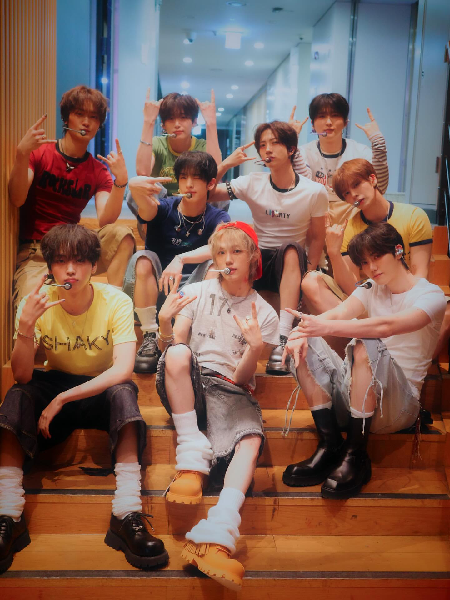 Latest photo of CRAVITY