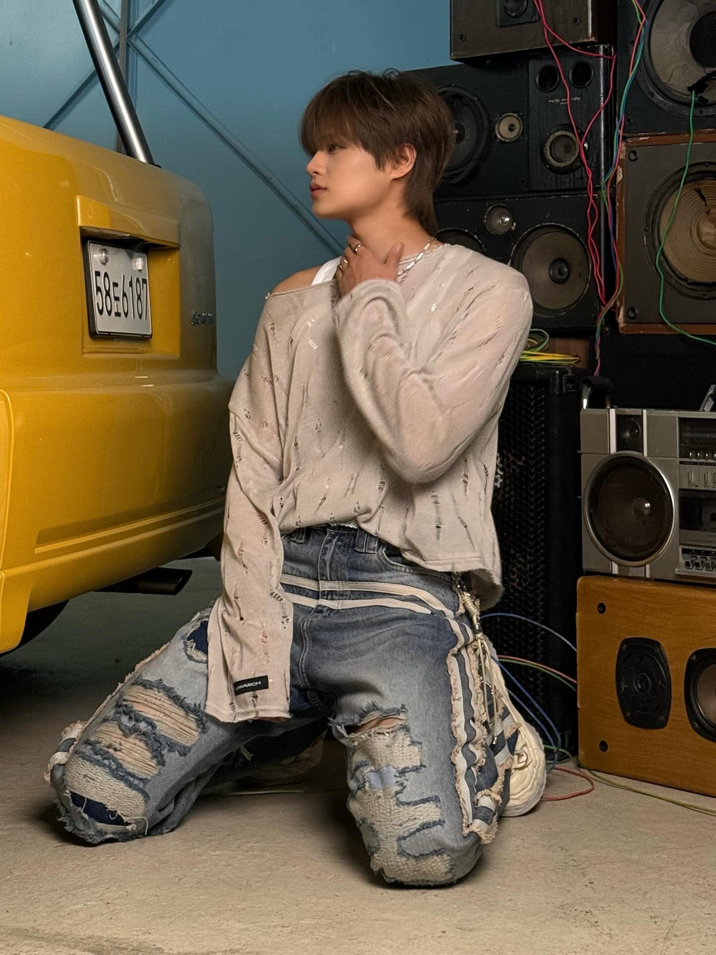 A moment captured by Lee Daehwi (AB6IX)'s fan