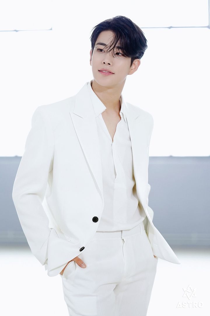 Latest photo of MJ (ASTRO)