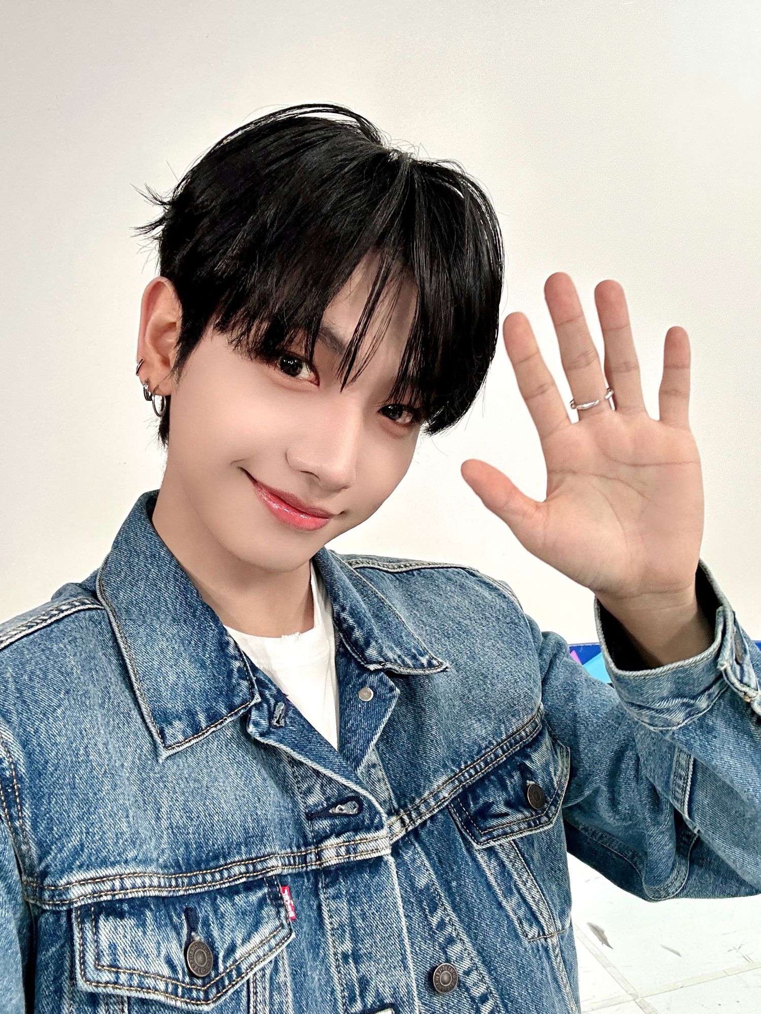 명재현 (BOYNEXTDOOR)의 비하인드 컷