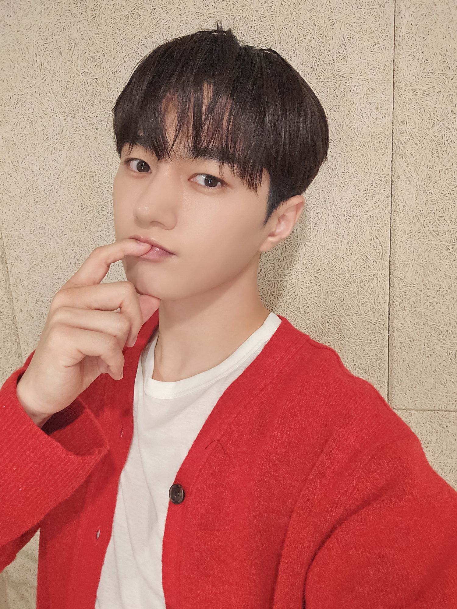 Recent activity shot of L (INFINITE)