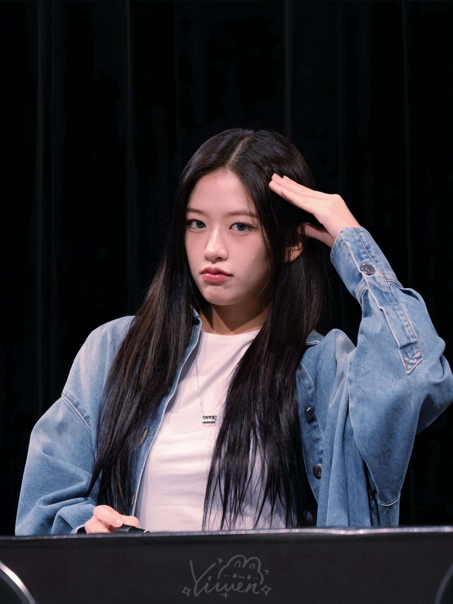 안유진 (IVE)의 비하인드 컷