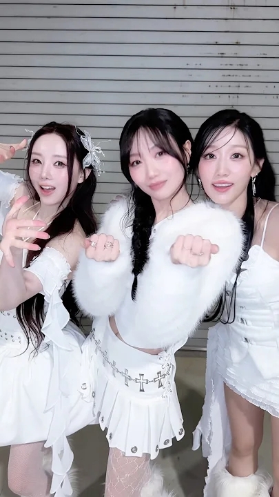 Fandom-recommended wallpaper image of Lovelyz