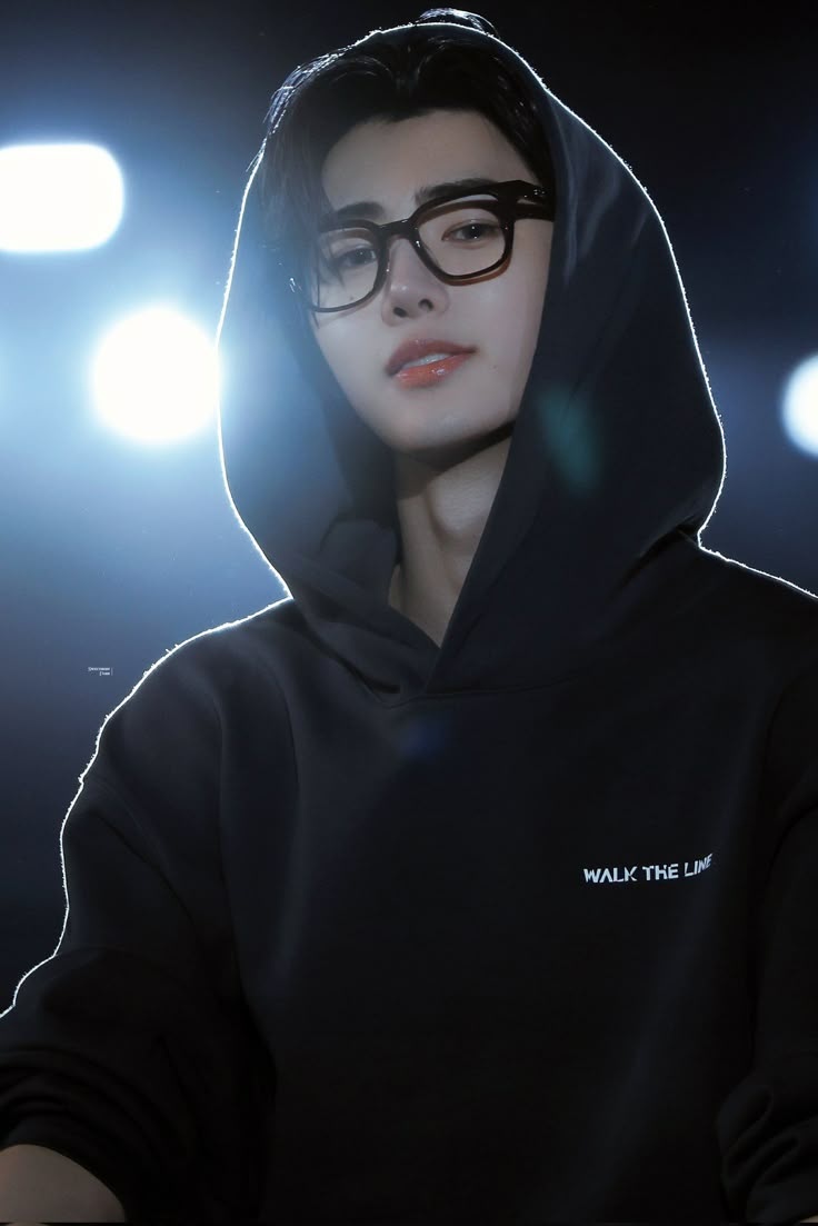 Foto terbaru Sunghoon (ENHYPEN)