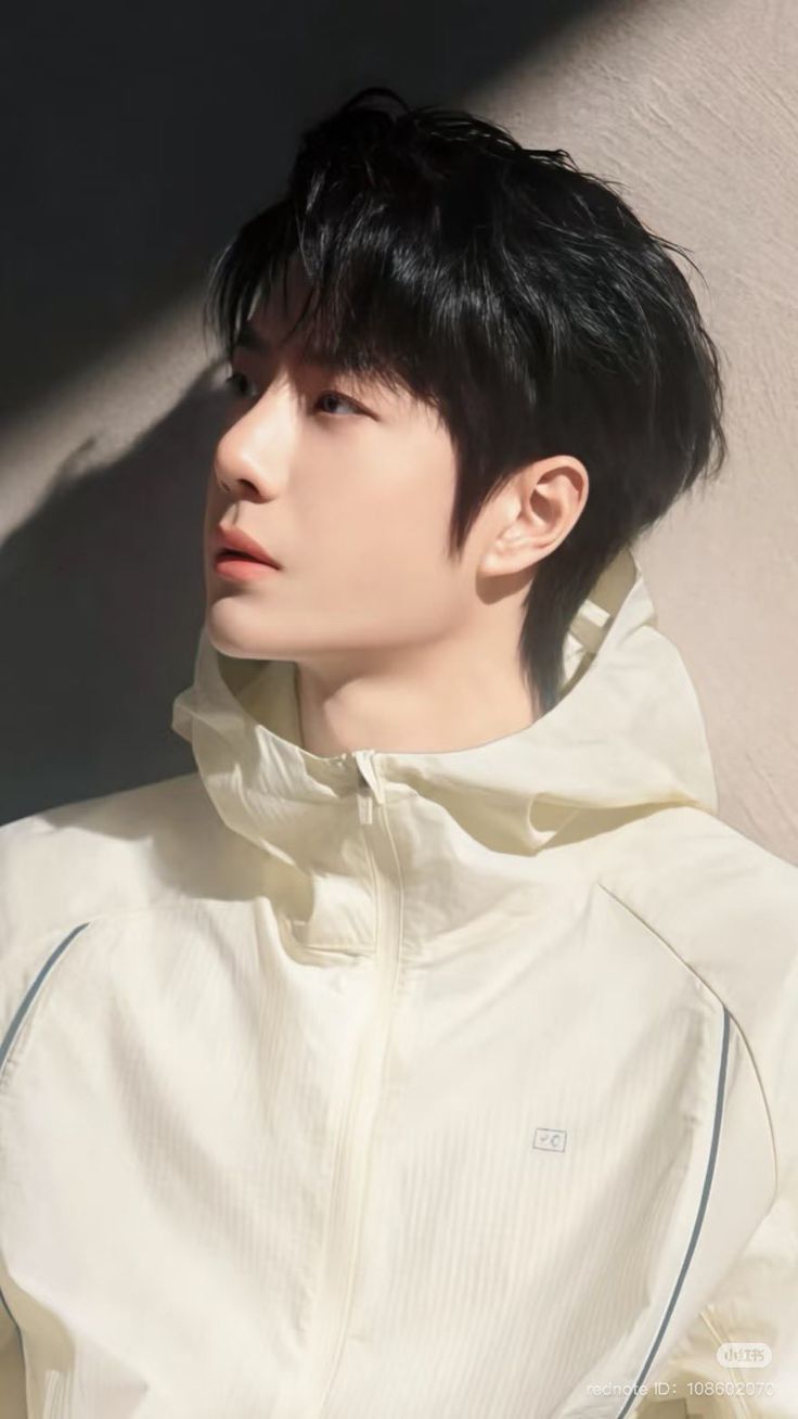 A heartfelt wallpaper shared by Wang Yibo's fans