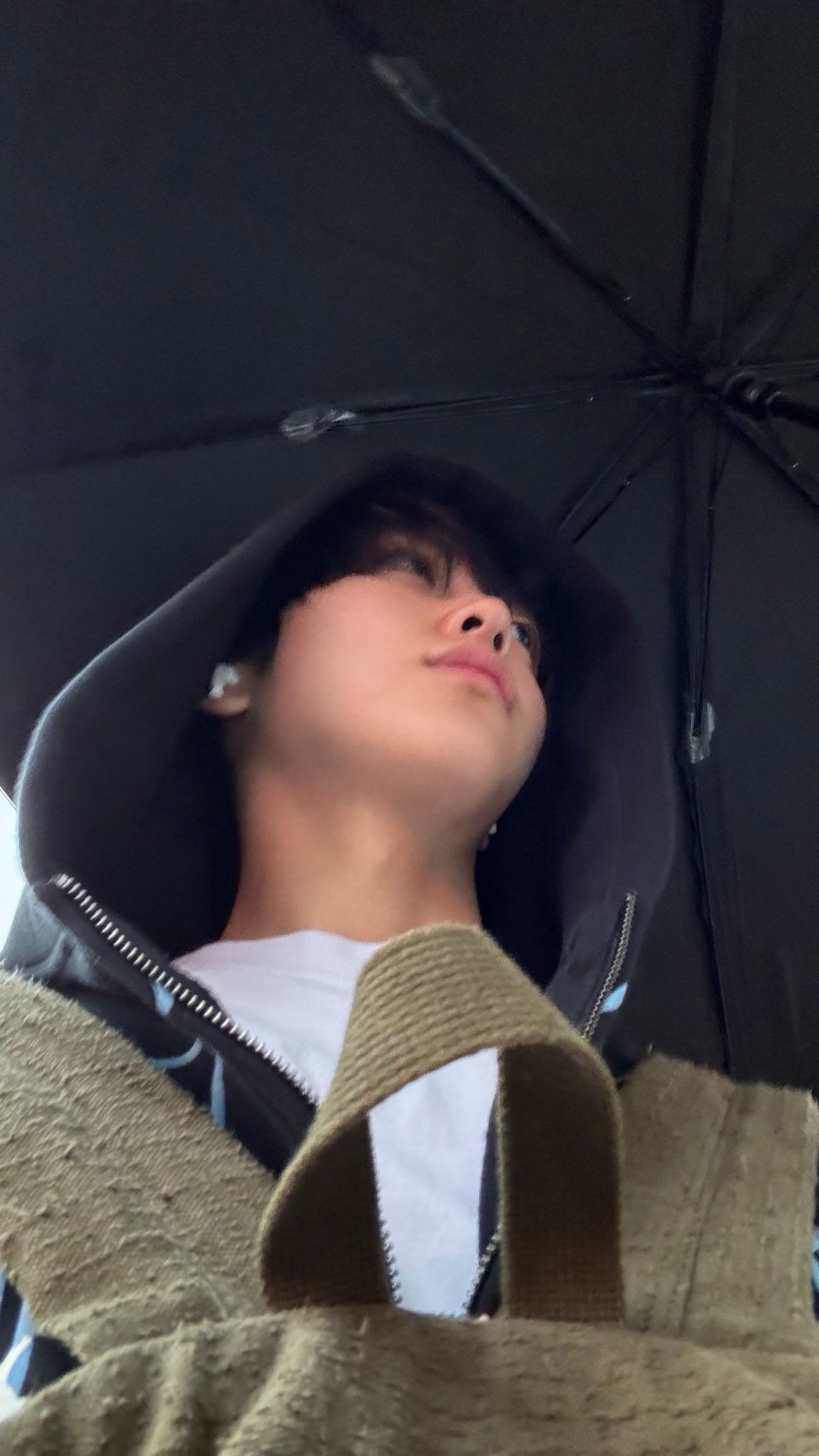 Recent activity shot of Hyeongjun (CRAVITY)