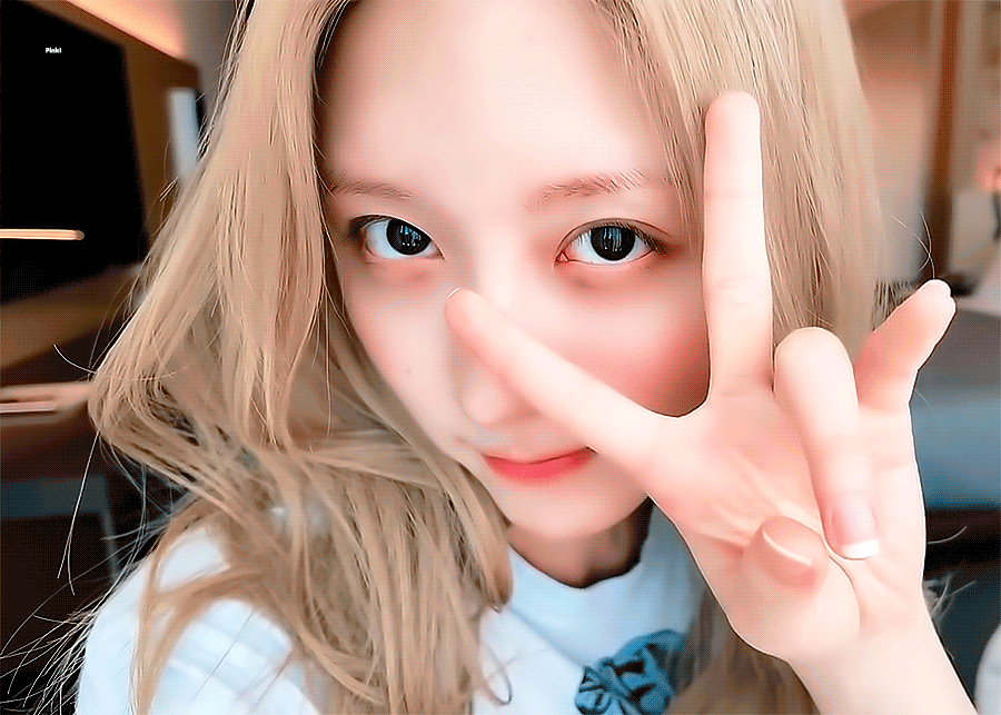 Momen yang diabadikan oleh penggemar Gaeul (IVE)