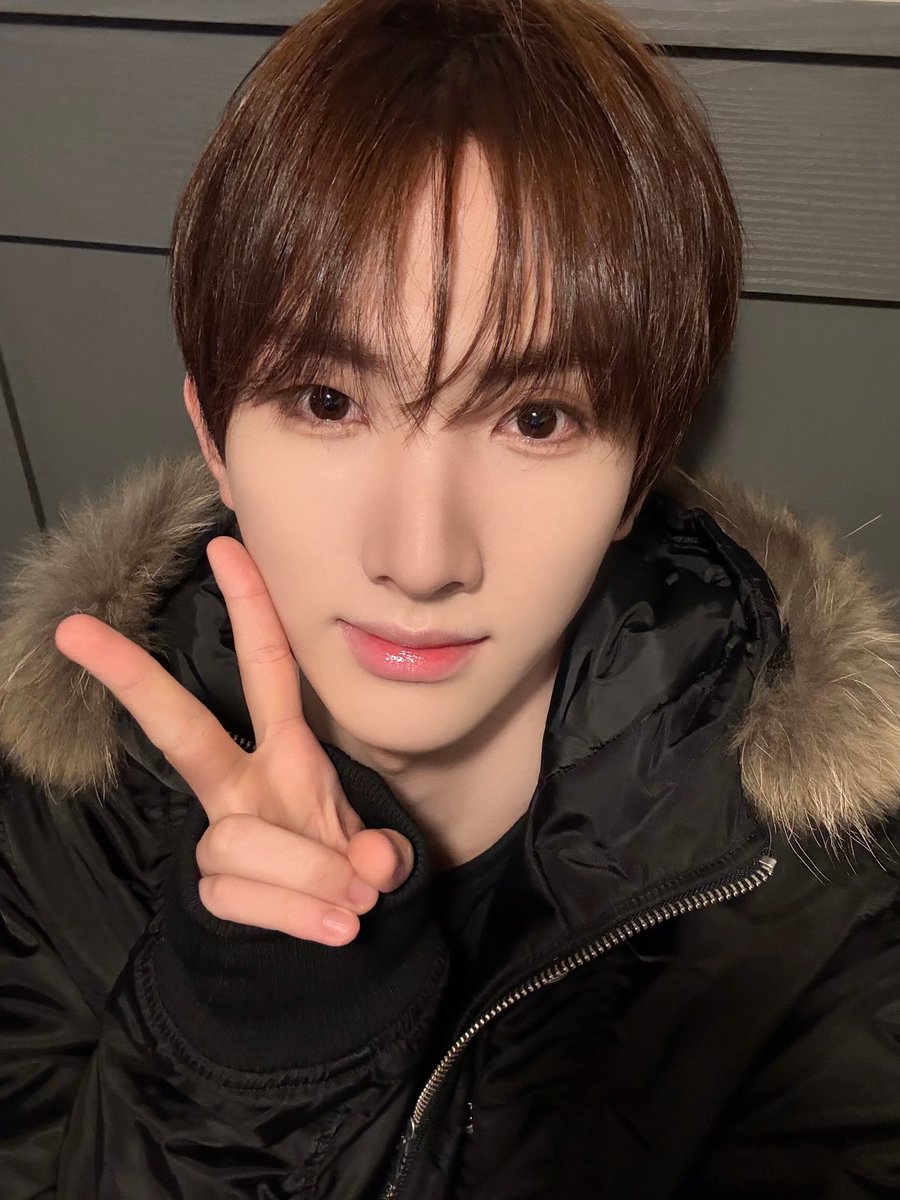 Behind-the-scenes cut of Xikers