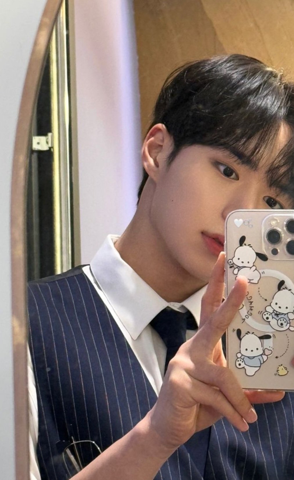 Behind-the-scenes cut of Kim Junseo (ALPHA DRIVE ONE)