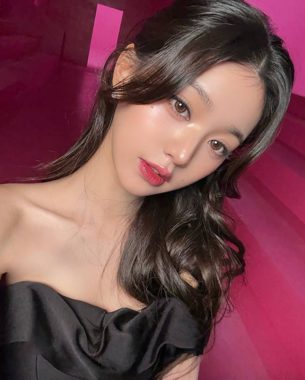 Recent activity shot of Jang Wonyoung (IVE)
